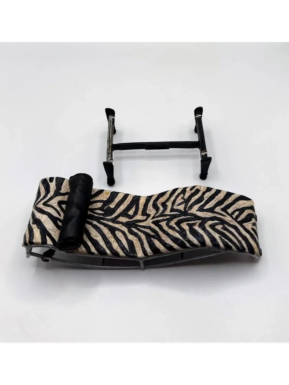 1:12 Raine Take a Seat Zebra Chaise Lounge Miniature Dollhouse Furniture